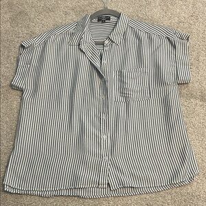 Velvet Heart Striped Womens Medium  Navy and White Button Down Shirt pocket